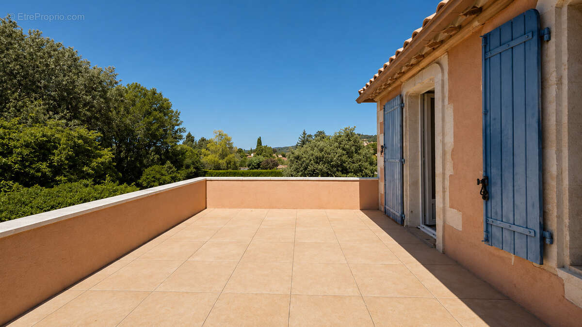 Maison à CADENET