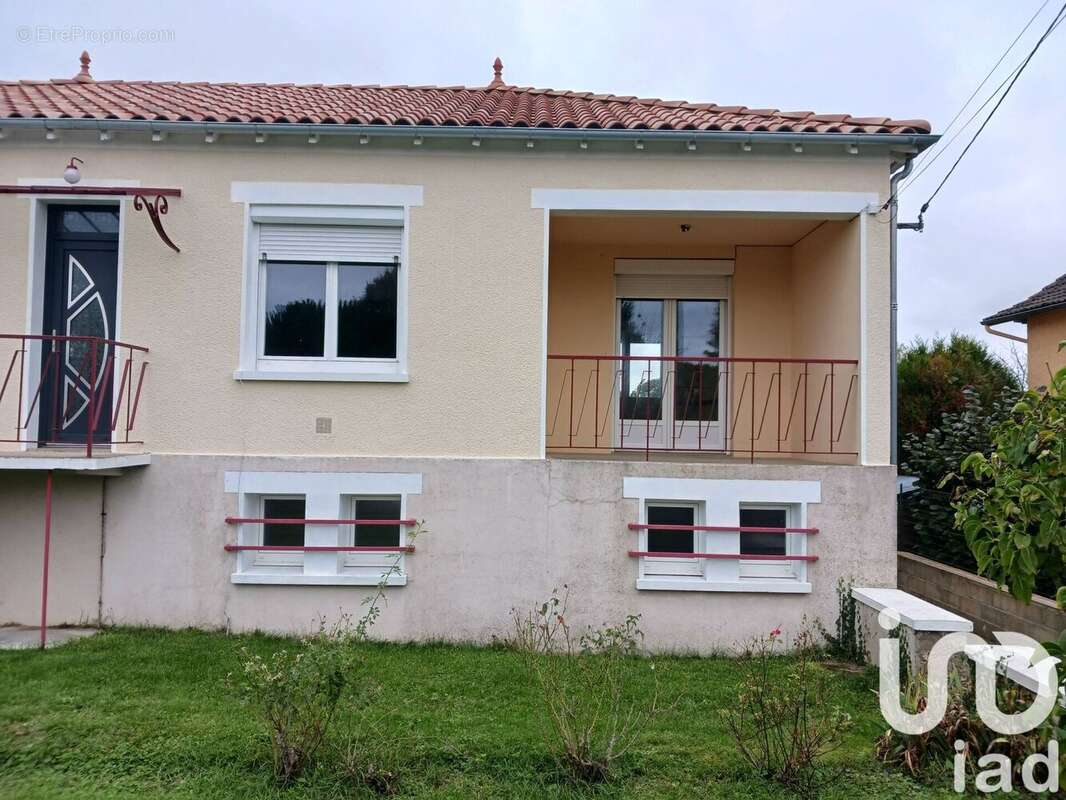 Photo 2 - Maison à USSON-DU-POITOU