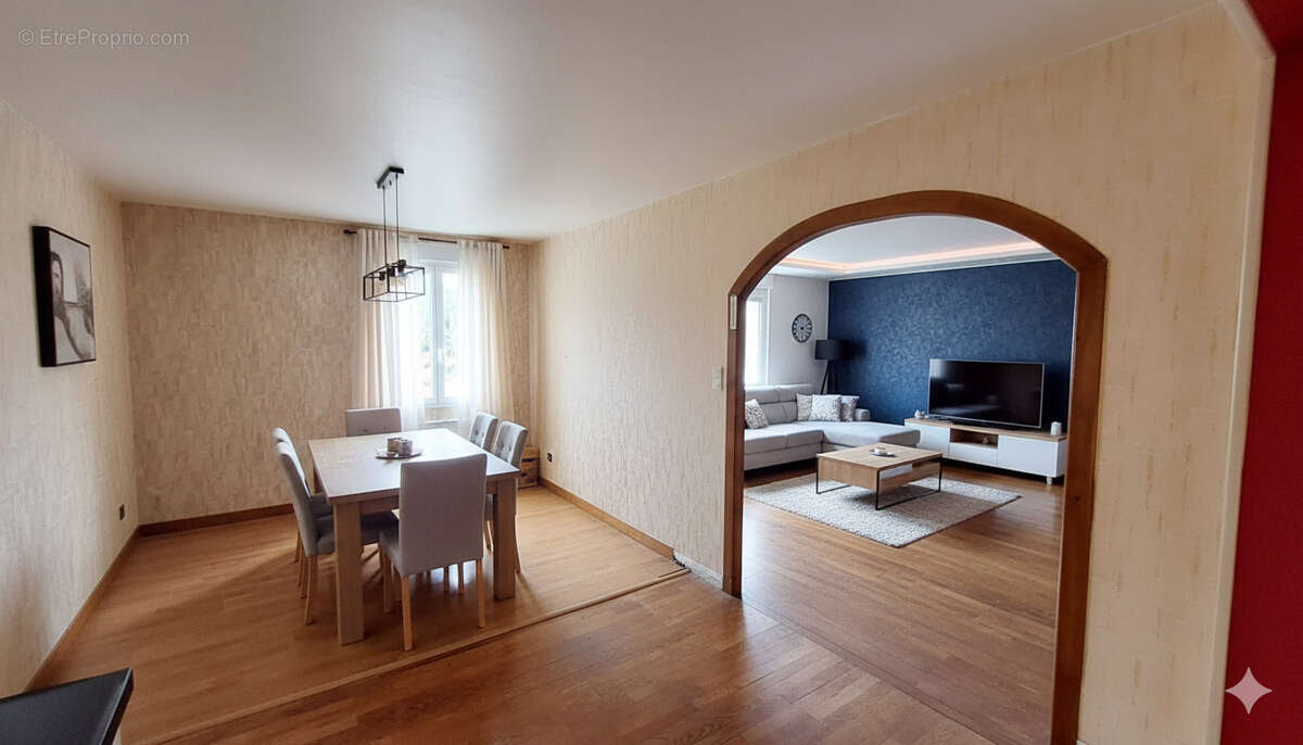 Appartement à DAMPIERRE