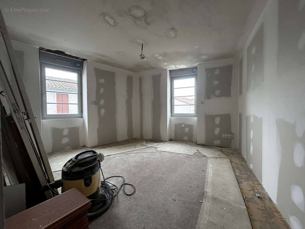 Maison à BAIGNES-SAINTE-RADEGONDE