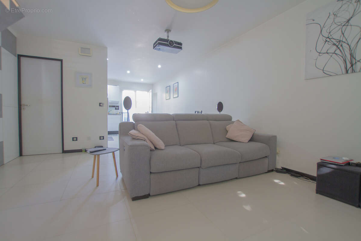 Maison à VILLENEUVE-LE-ROI