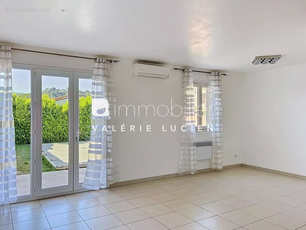 Maison lumineuse avec piscine et terrasse - photo 3