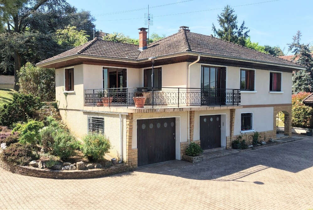 Maison à SAINT-GENIS-LAVAL