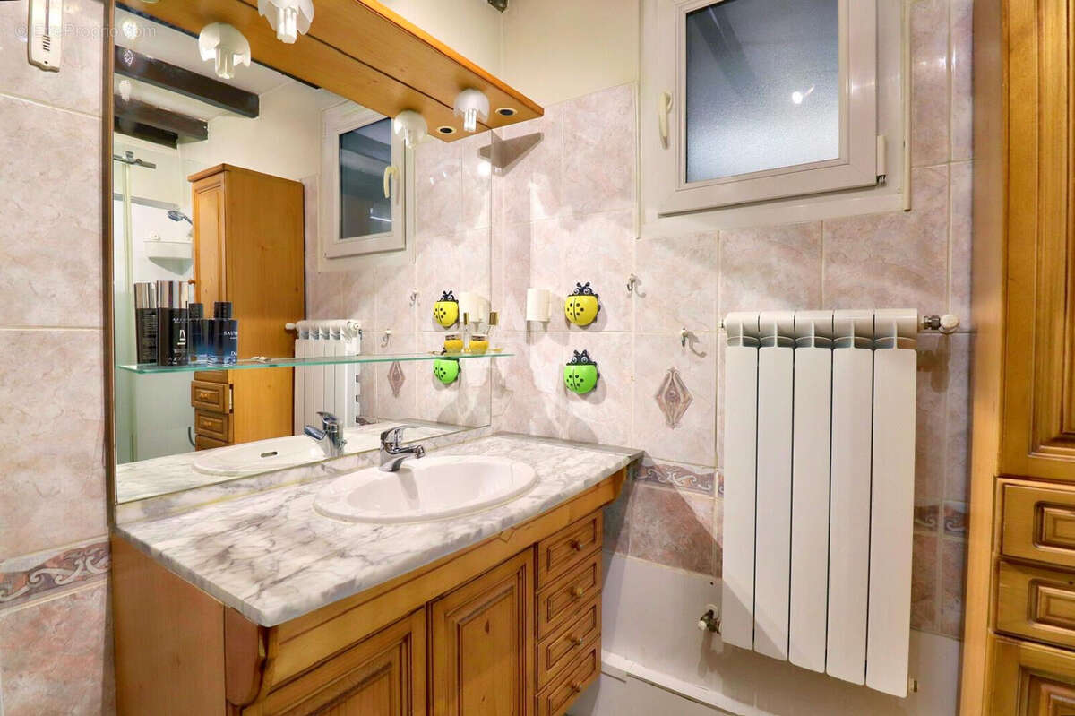 Maison à VINON-SUR-VERDON