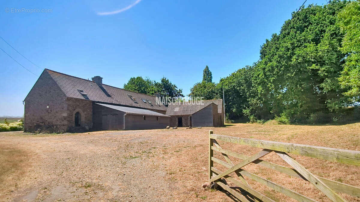 Propriété en pierres avec 4 hectares de terrain, dépendances , vie de plain pied, au calme - photo 24