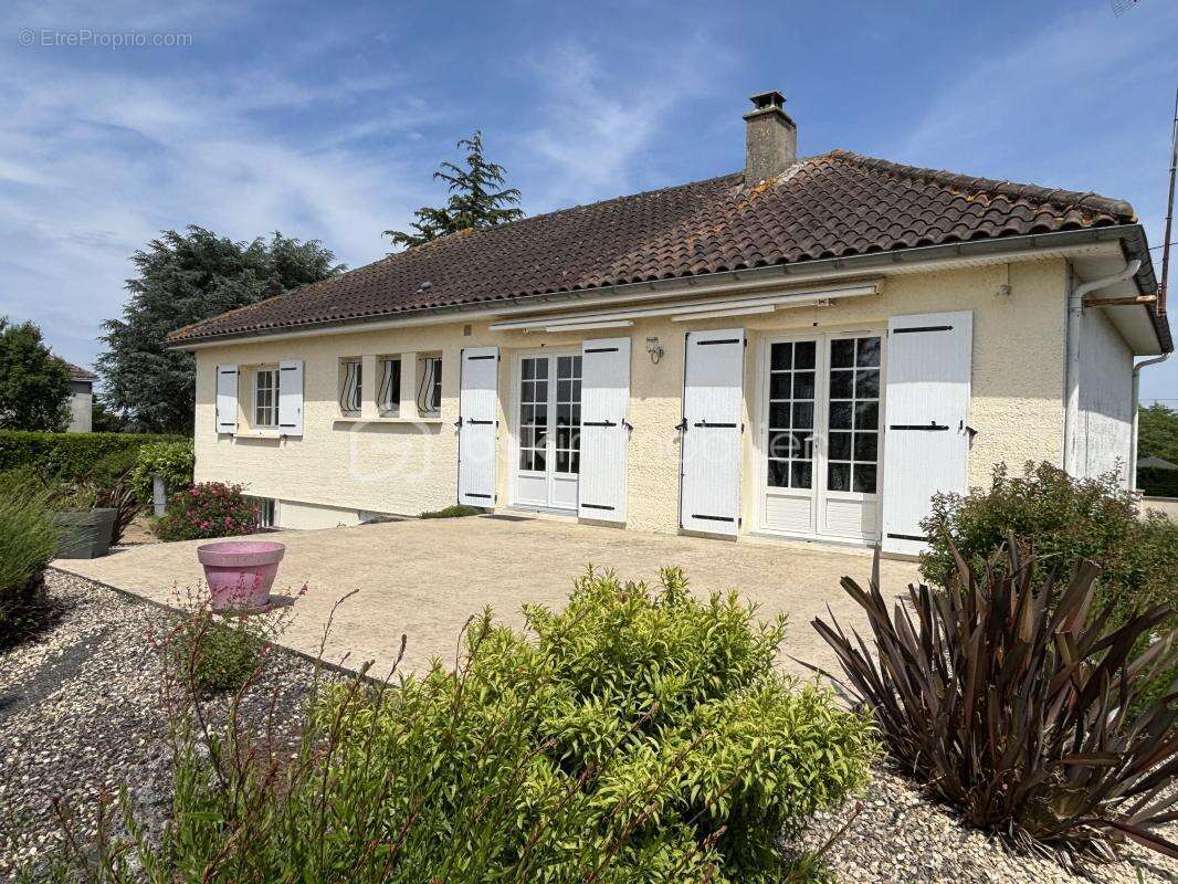 Maison à DANGE-SAINT-ROMAIN