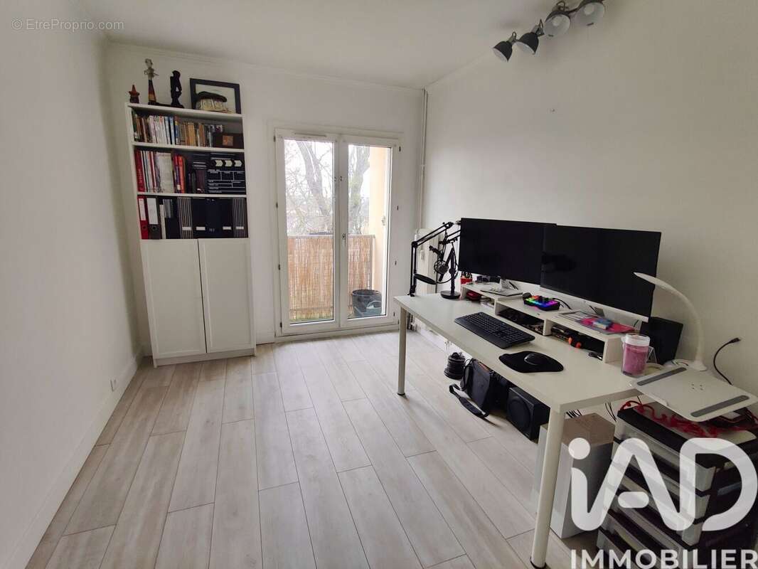 Photo 6 - Appartement à SAINT-GERMAIN-LES-ARPAJON