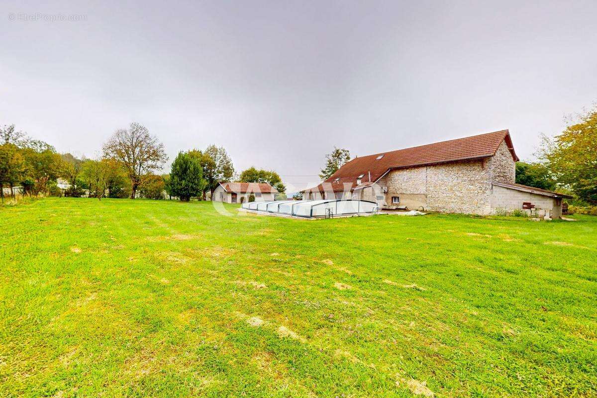 Maison à BOUVESSE-QUIRIEU