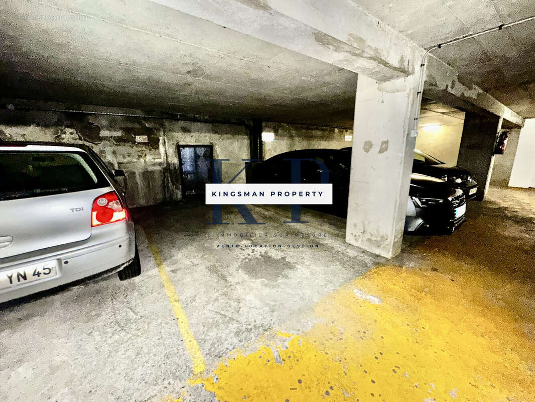 Parking à PARIS-10E