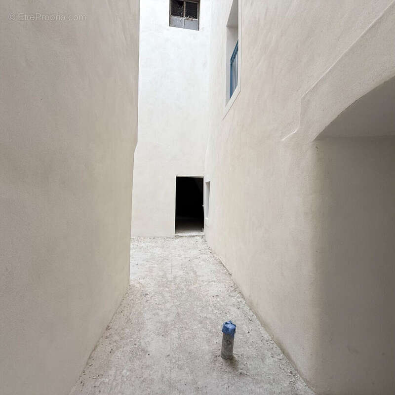 Atelier à rénover Beziers 69.46 m2 - photo 3