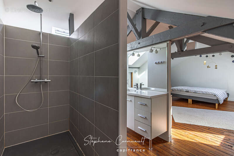 Maison de 147 m² avec piscine et jardin - photo 11