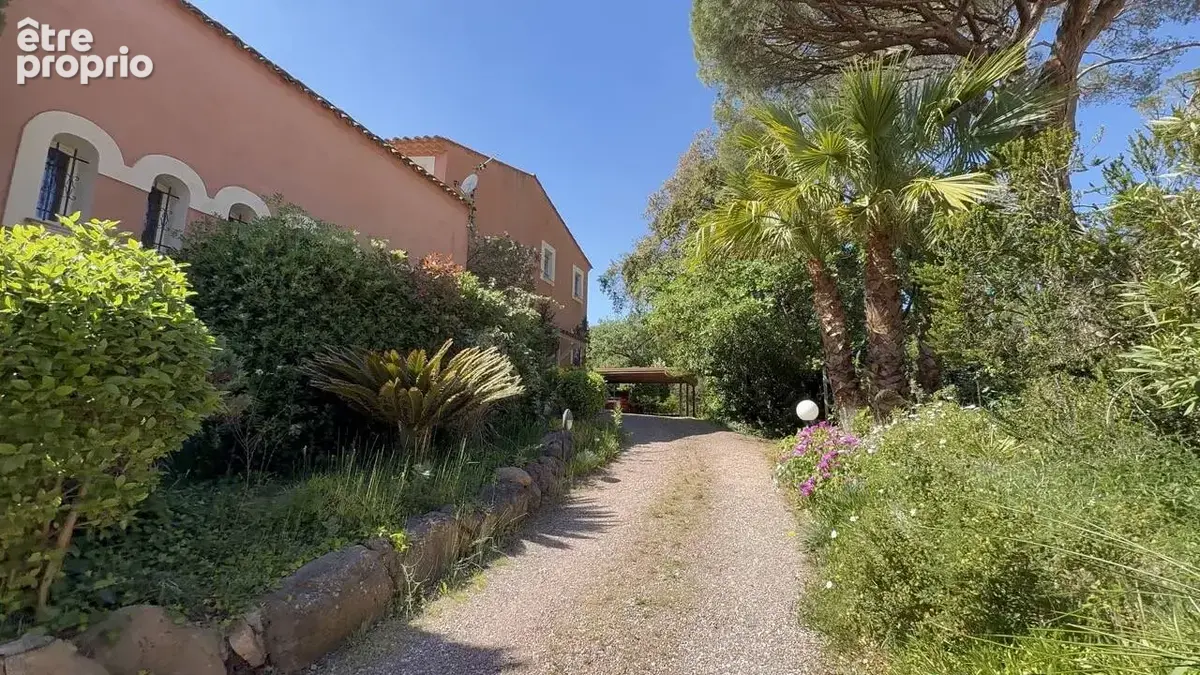 Villa 260m² avec piscine à Fréjus Valescure dans un domaine privé sur un terrain de 1750m² - photo 18