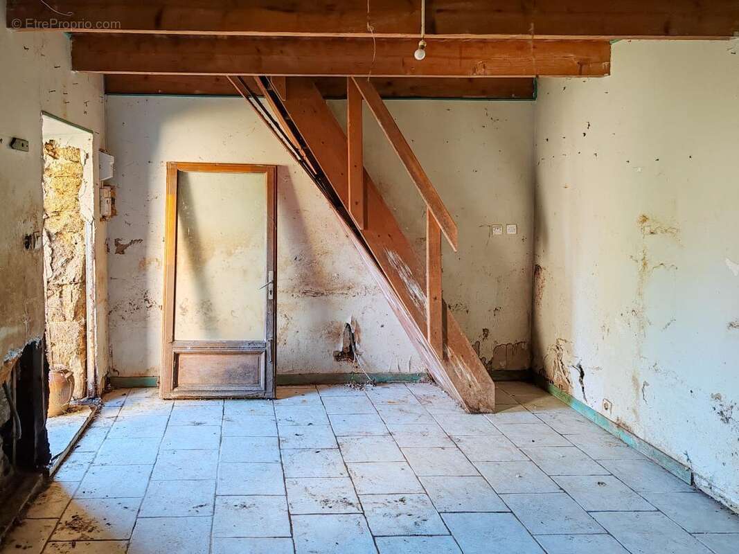 Maison à LE CLOITRE-SAINT-THEGONNEC