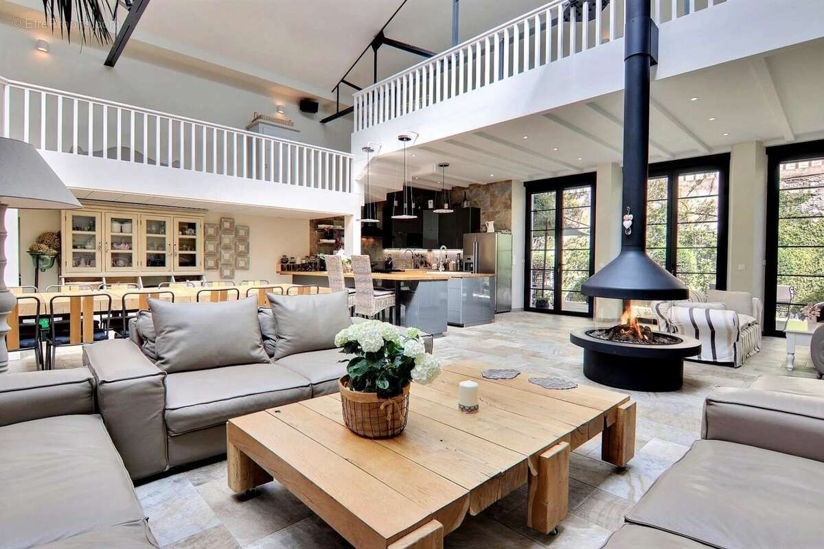 L'histoire continue. Bienvenue dans l'un des lofts les plus extraordinaires de Cannes à deux pas de la Croisette - photo 6
