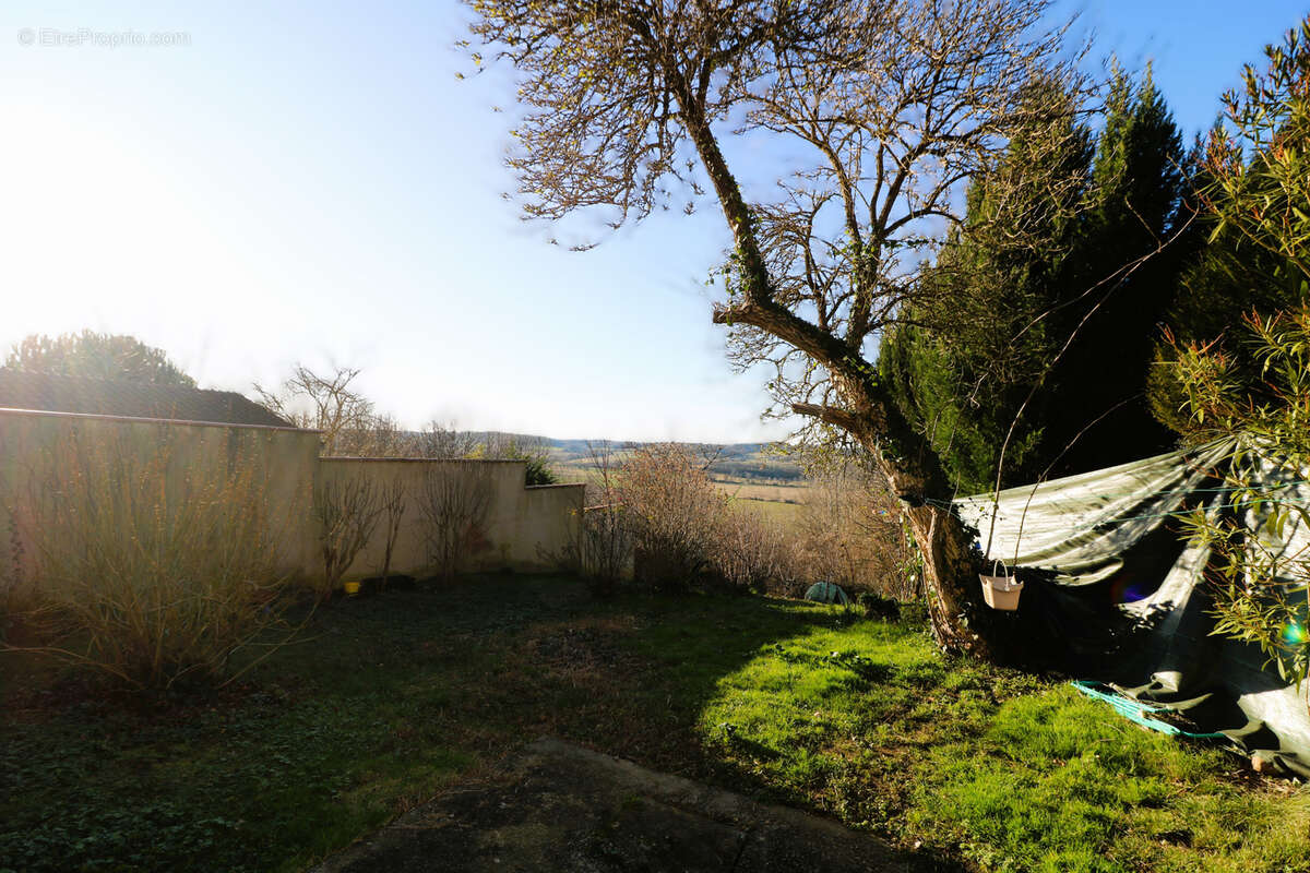 Maison de village 2 logements/garage/jardin - photo 5
