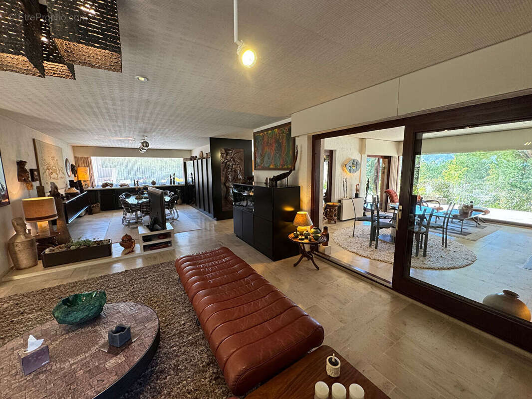 Villa de standing sur un parc paysager de 4 800 m² avec piscine et vue dominante, DIEULEFIT - photo 5