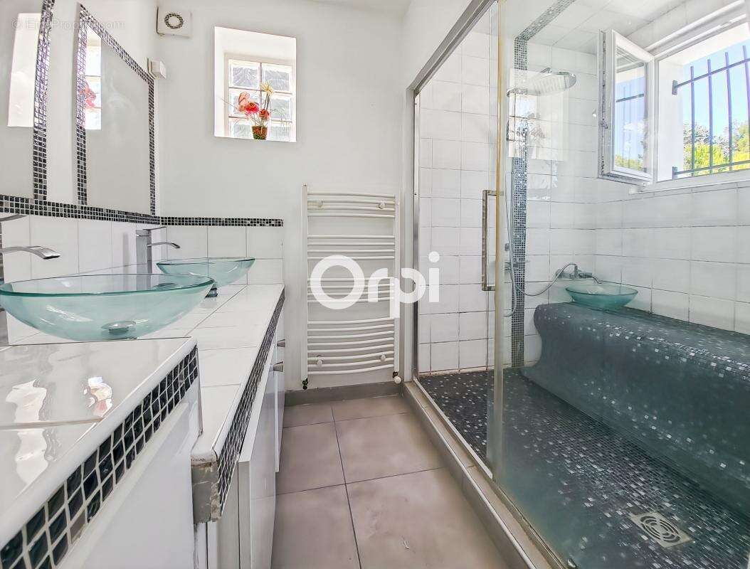 Villa, piscine, jacuzzi et cadre privilégié - photo 6