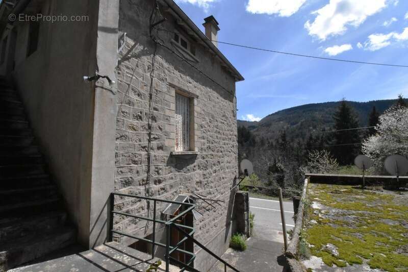 Maison à SAINT-AGREVE