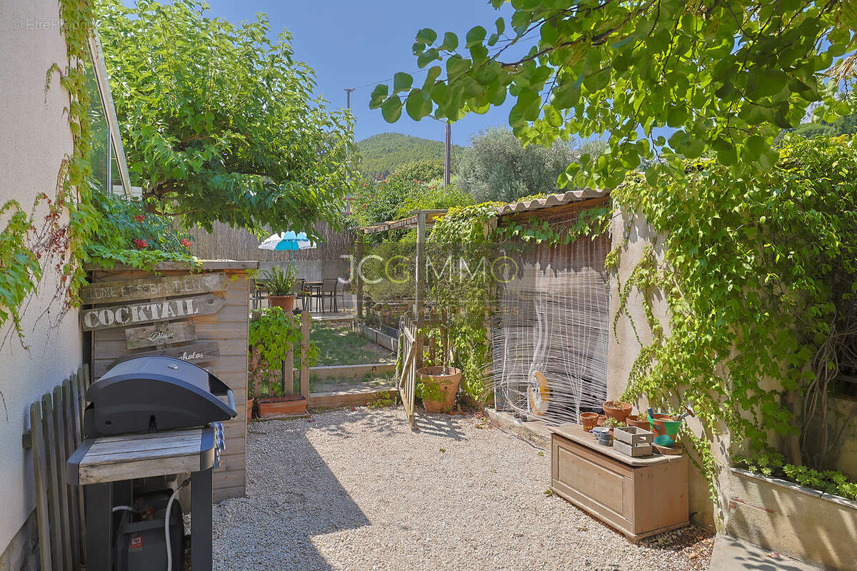 Haut de villa en duplex + jardin - photo 14