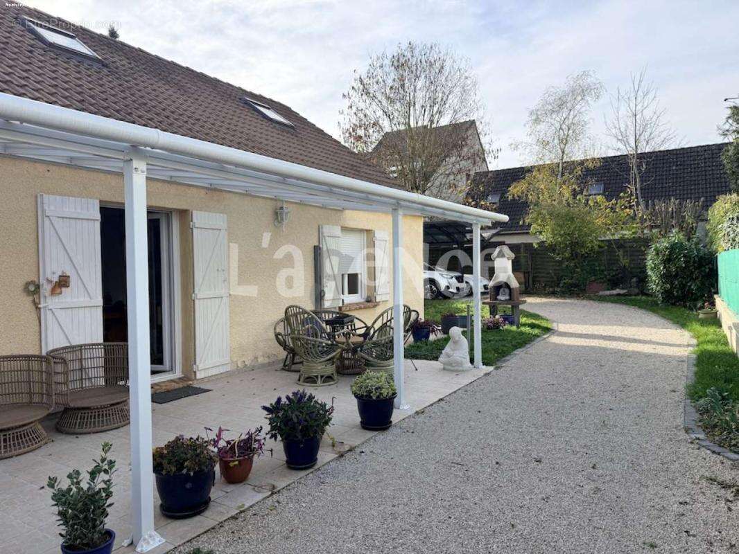 Maison à CLAYE-SOUILLY