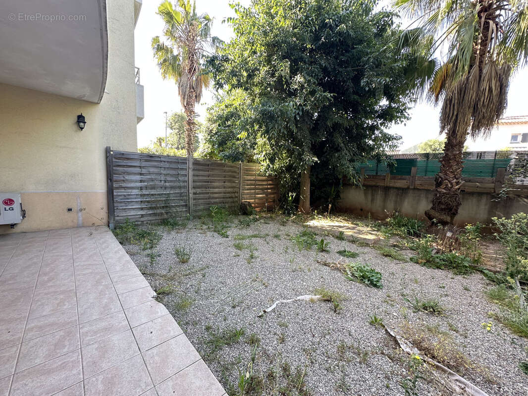 Appartement à SOLLIES-PONT
