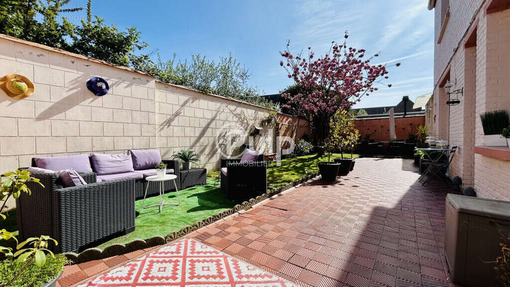 Maison à OSTRICOURT