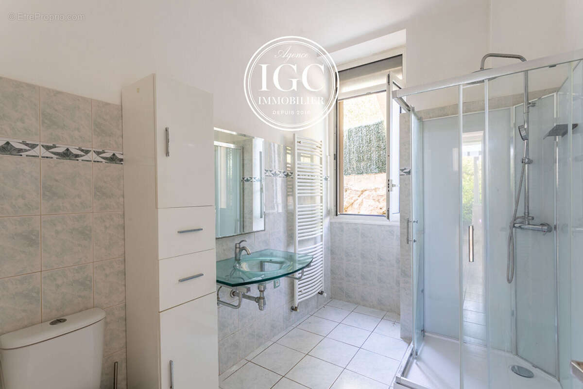 Appartement type 3 / 134 m²  / terrain 460 m² / 2 garages - photo 14