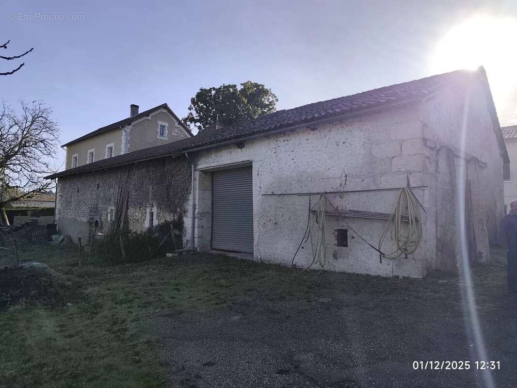 Maison à NEUVIC