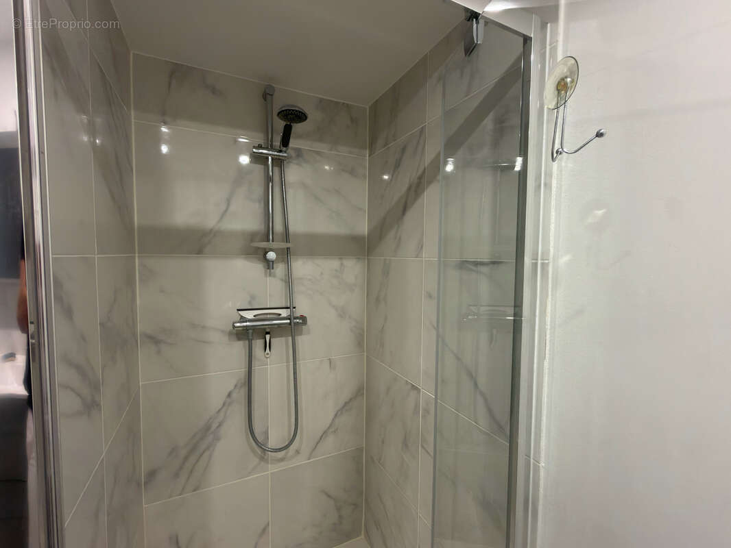 Appartement T2 + studio attenant Le Luc 70 m2 - photo 5