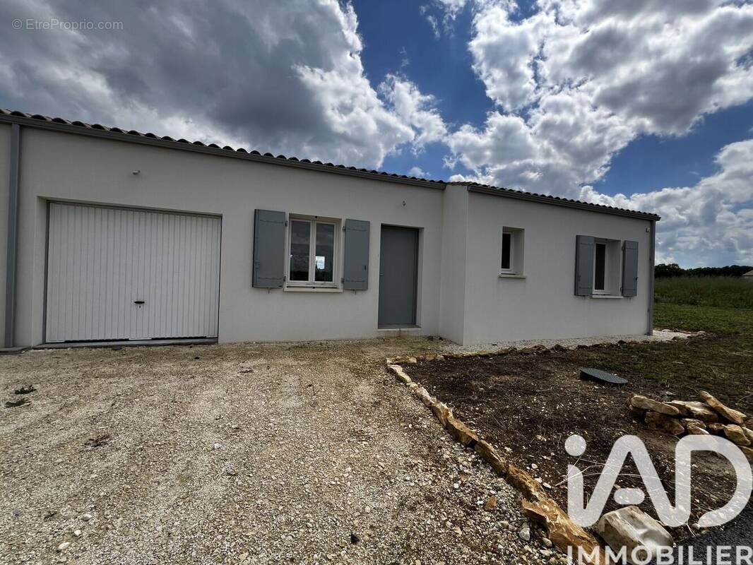 Photo 1 - Maison à PORT-D'ENVAUX
