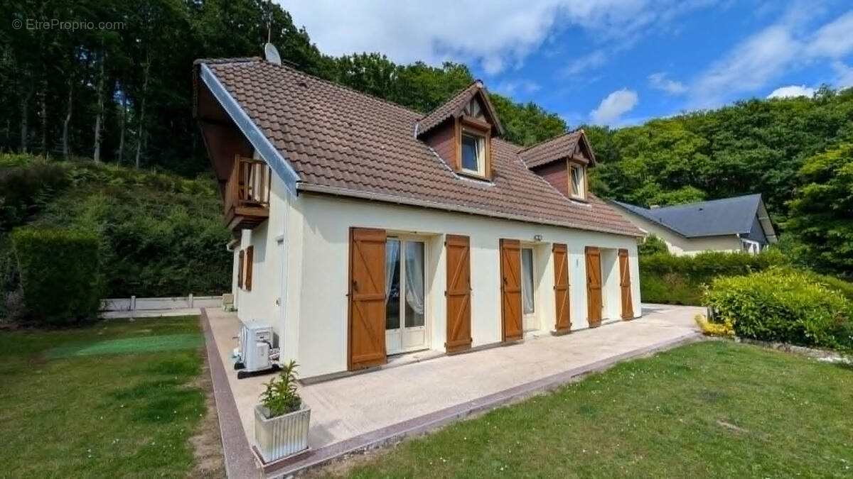 Maison à GRUCHET-LE-VALASSE