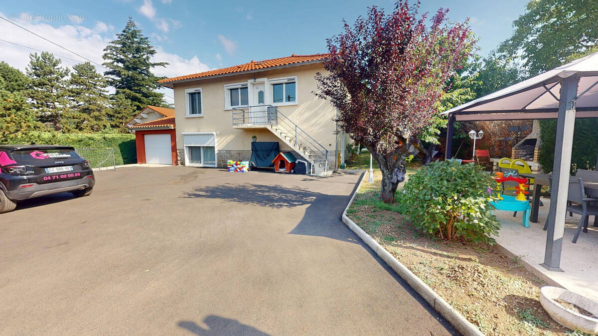 Maison à ESPALY-SAINT-MARCEL