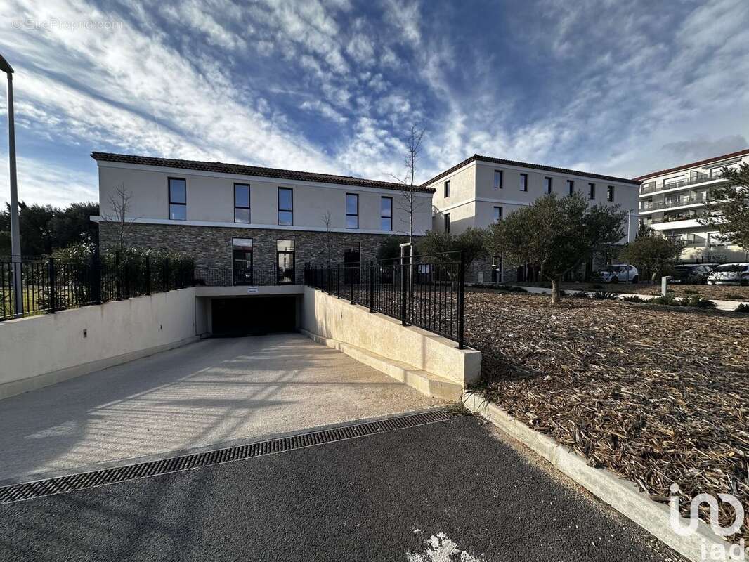 Photo 8 - Commerce à OLLIOULES