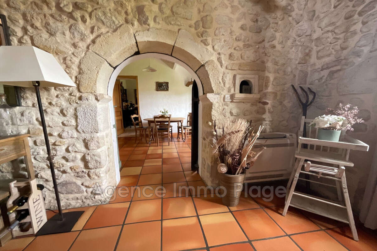 Maison 210 m² à Gaillan-En-Medoc  - photo 9
