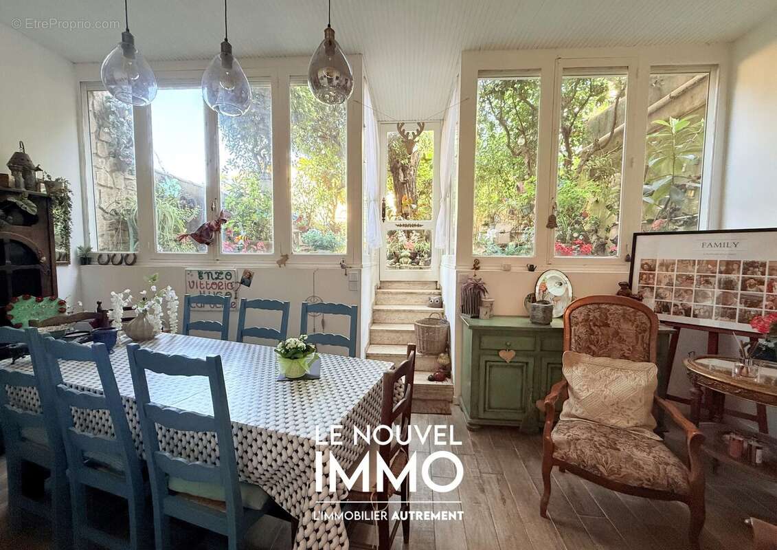Appartement à MARSEILLE-4E
