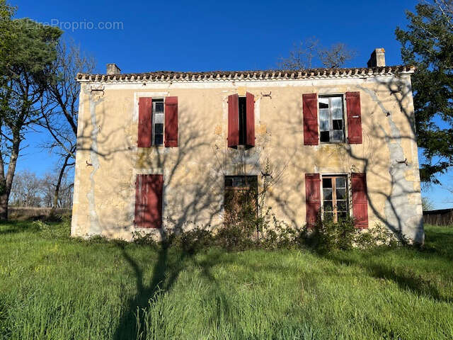 Maison à SAINTE-MAURE-DE-PEYRIAC