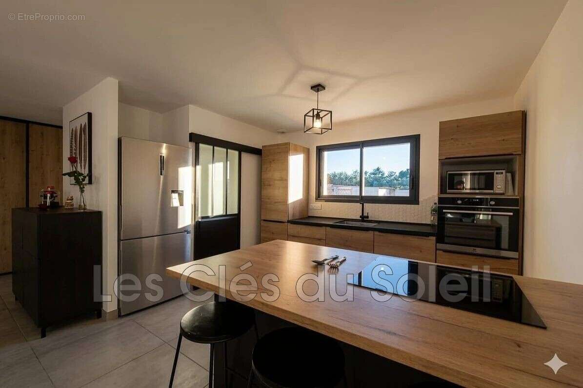 Maison à CUERS