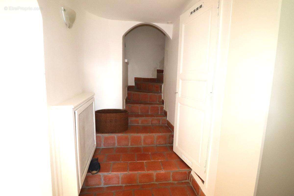 Maison à BERRE-LES-ALPES