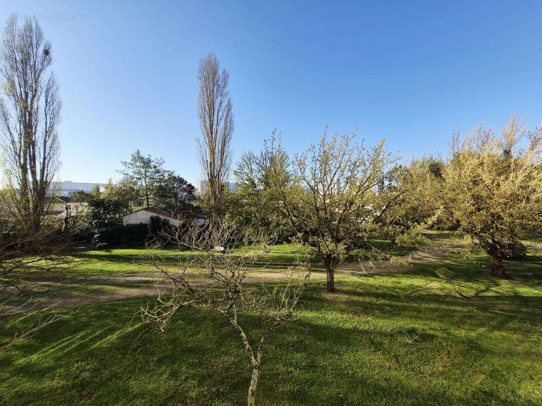 Appartement à LE BOUSCAT