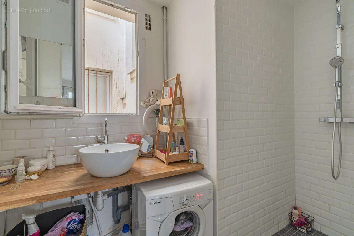 Appartement à PARIS-18E