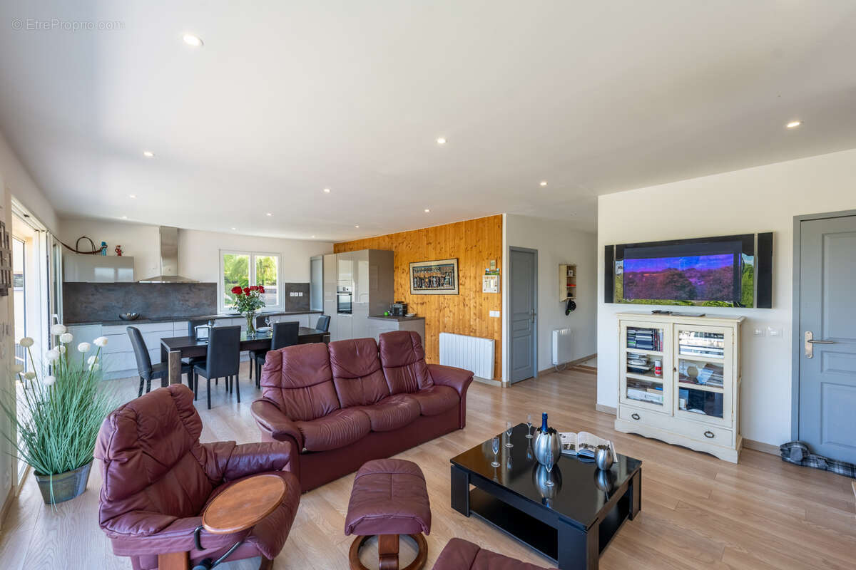 Maison à VILLEFRANCHE-DE-PANAT