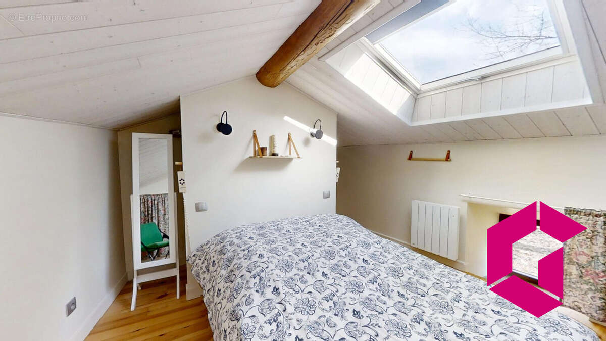 Maison à MONTREGARD