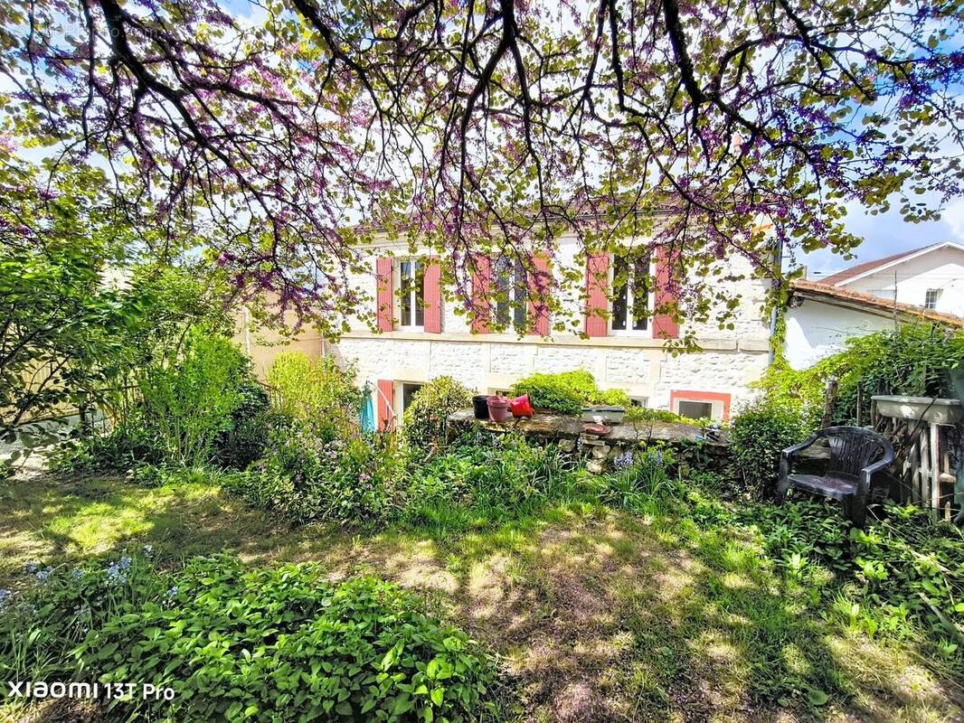 Photo 1 - Maison à SAINT-JEAN-D'ANGELY