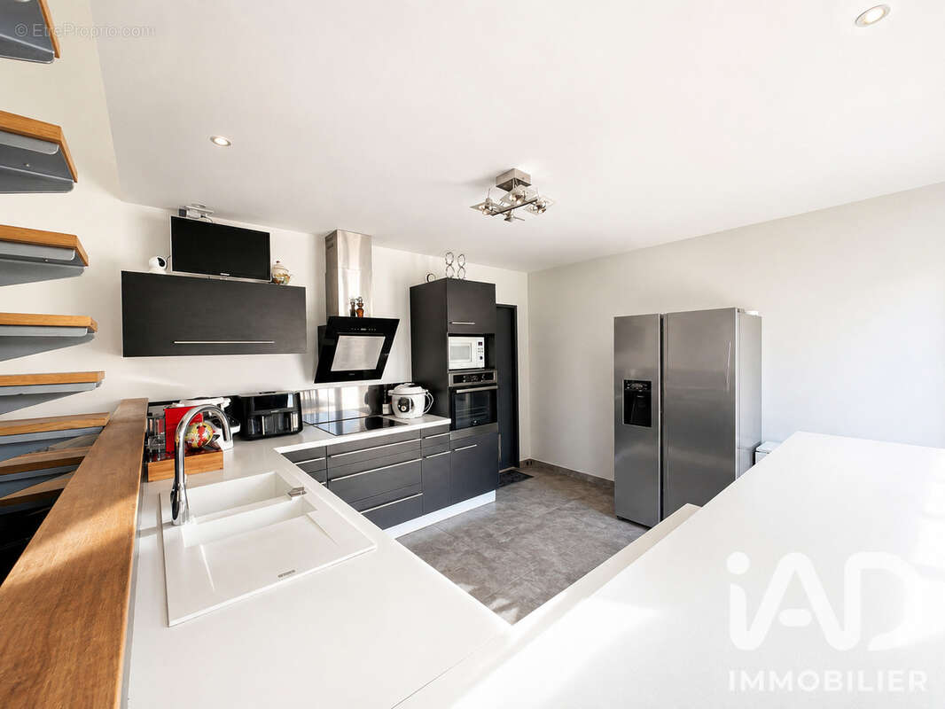Maison 200 m² à Bagnols-Sur-Ceze  - photo 7