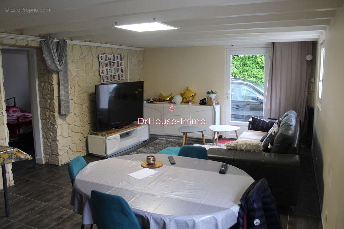 Maison à ROULLET-SAINT-ESTEPHE