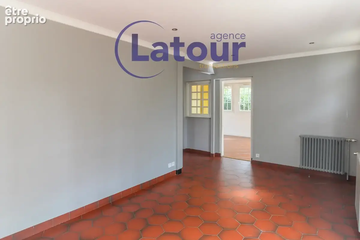 A dreux, sur un terrain de 1500 m2, maison familiale de 6 pieces sur sous-sol total. - photo 2