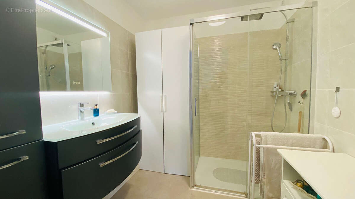 Appartement à SIX-FOURS-LES-PLAGES