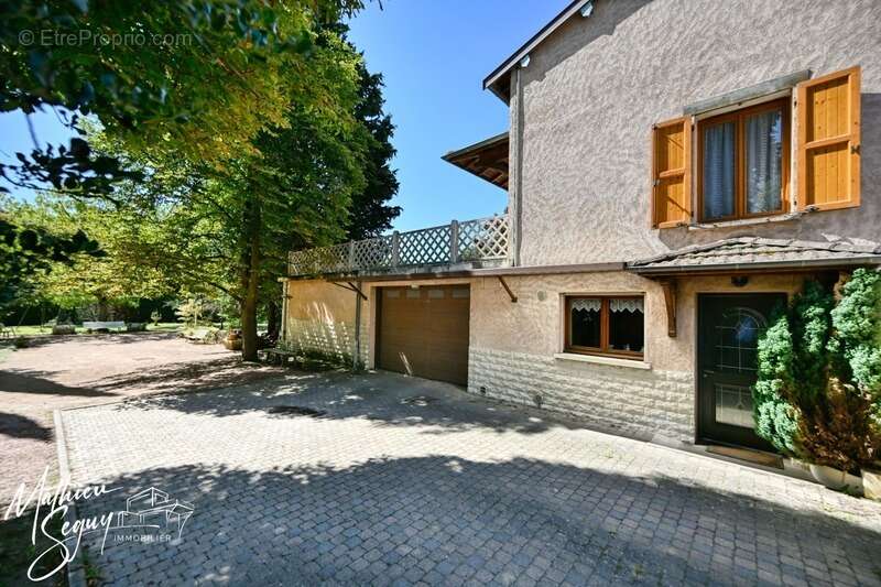Maison à THURINS