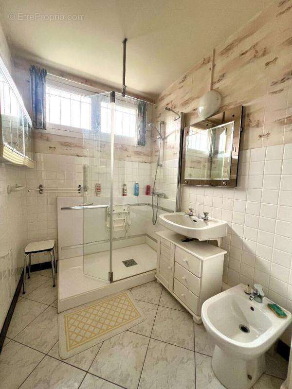 Maison à AIGUEPERSE