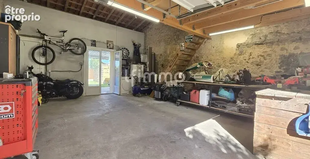 Maison avec grand garage et jardin - photo 8